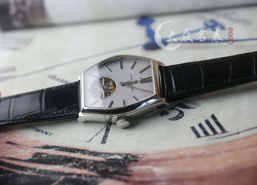 江詩丹頓馬耳他30130/000P-9876陀飛輪復刻表(38mm*48mm) 第3张