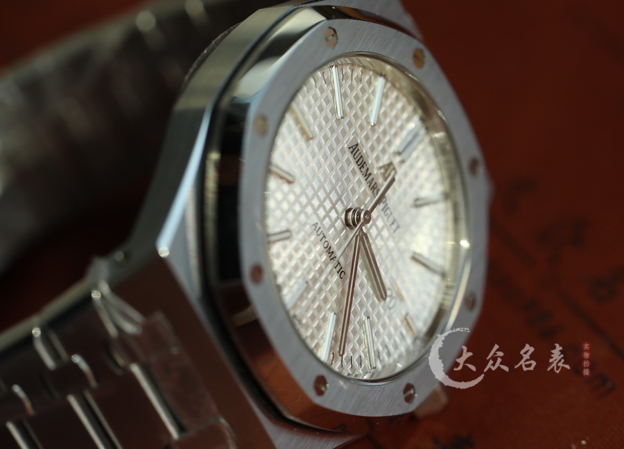 APS廠愛彼皇家橡樹系列15400白面復刻表銷售（41mm） 第9张