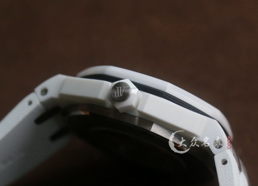 APS廠愛彼皇家橡樹離岸型系列15707CB.OO.A010CA.01白陶瓷復刻表（42mm） 第8张