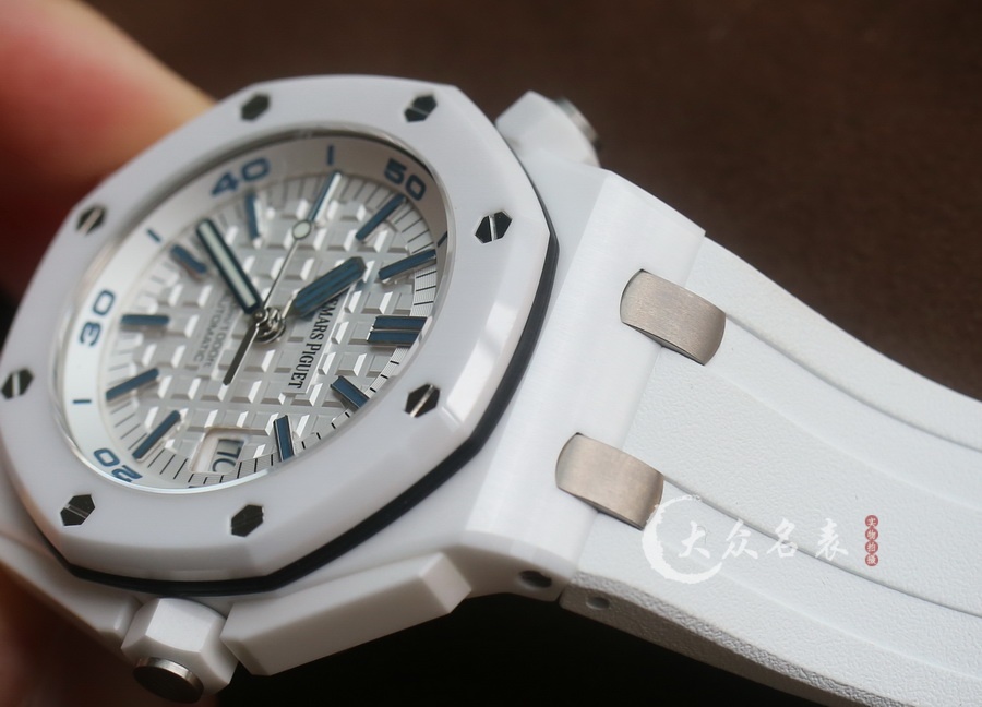 APS廠愛彼皇家橡樹離岸型系列15707CB.OO.A010CA.01白陶瓷復刻表（42mm） 第6张