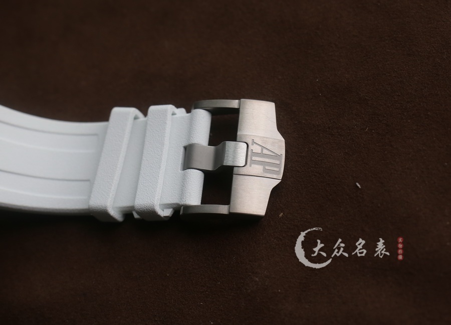 APS廠愛彼皇家橡樹離岸型系列15707CB.OO.A010CA.01白陶瓷復刻表（42mm） 第9张