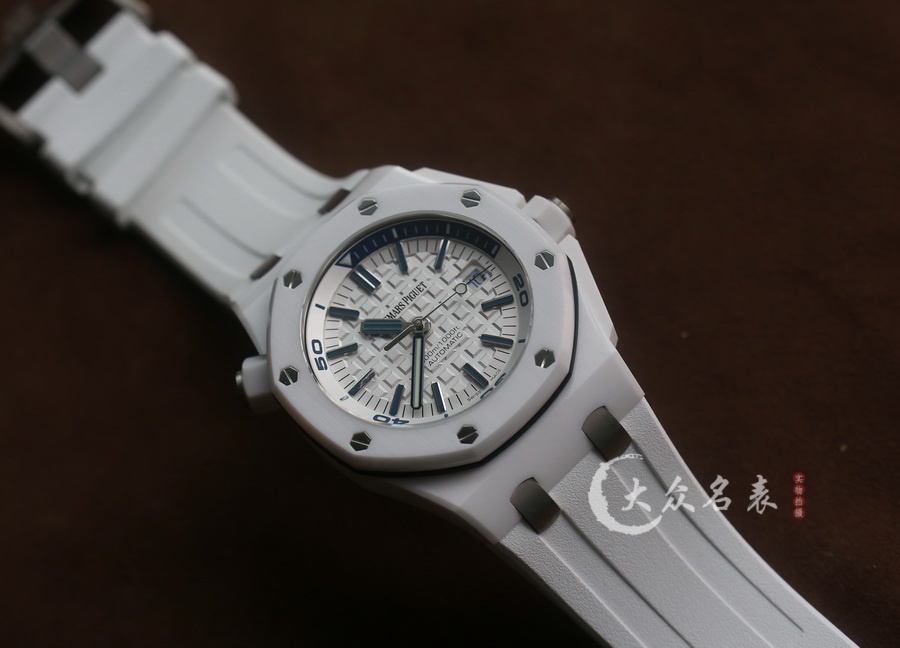 APS廠愛彼皇家橡樹離岸型系列15707CB.OO.A010CA.01白陶瓷復刻表（42mm） 第2张