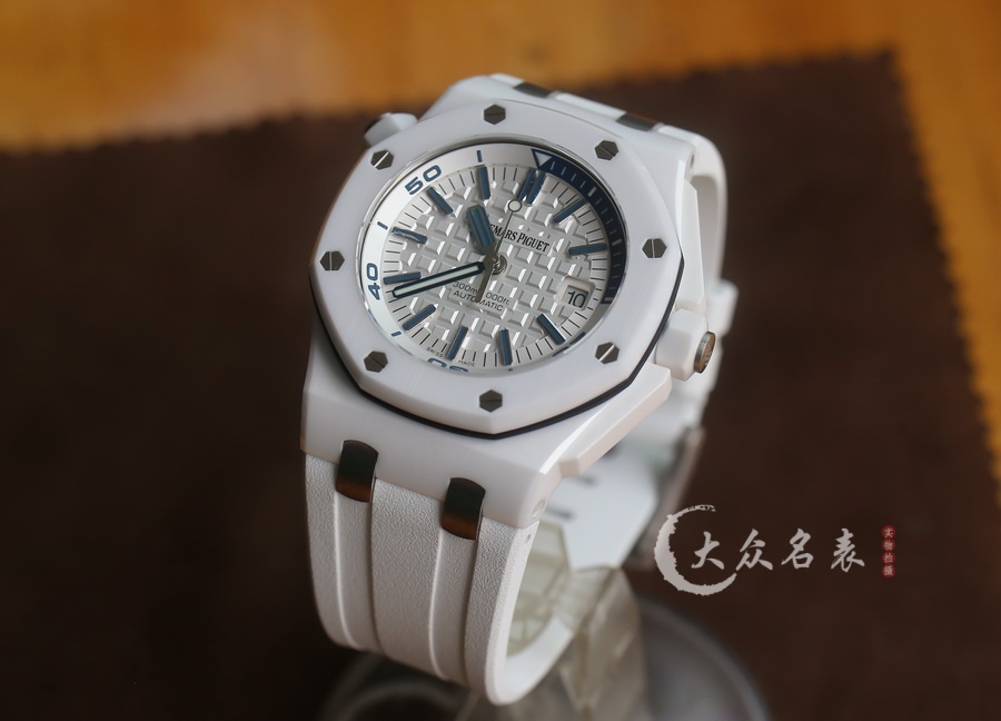 APS廠愛彼皇家橡樹離岸型系列15707CB.OO.A010CA.01白陶瓷復刻表（42mm） 第1张
