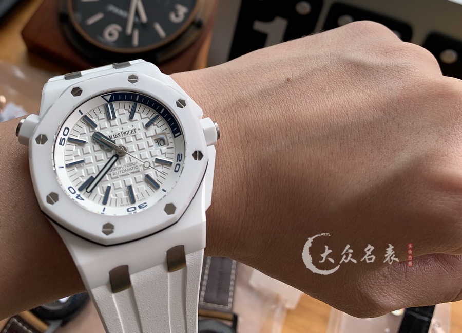 APS廠愛彼皇家橡樹離岸型系列15707CB.OO.A010CA.01白陶瓷復刻表（42mm） 第7张