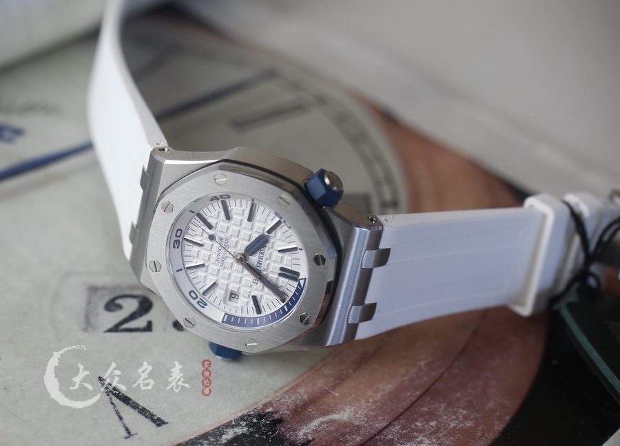 APS廠愛彼皇家橡樹離岸型系列15710ST.OO.A010CA.01復刻表（42mm） 第8张