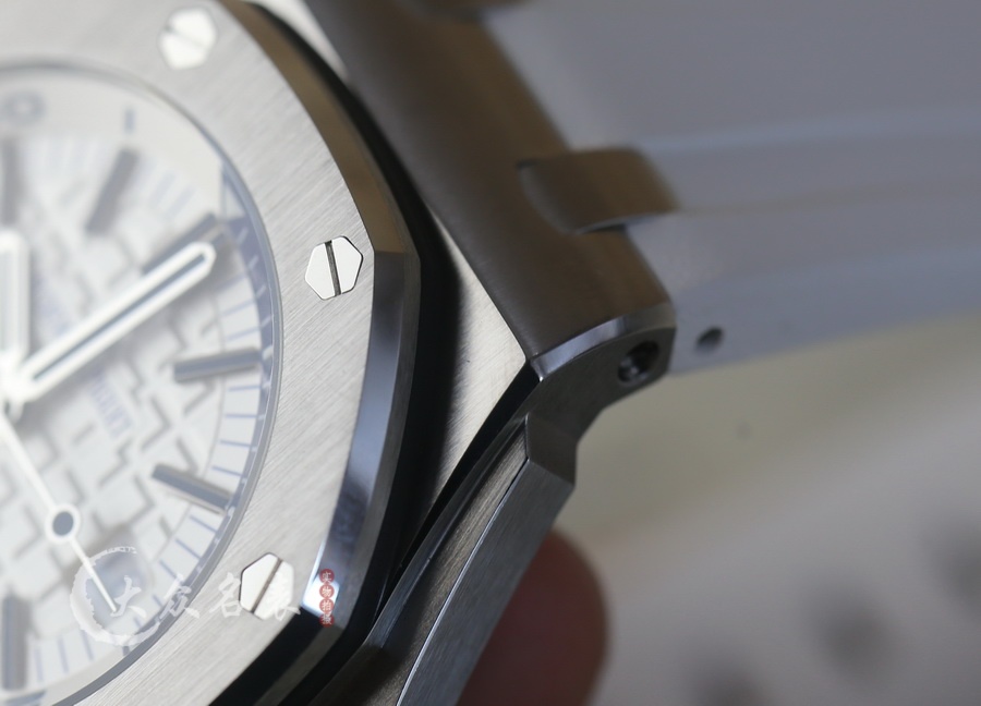 APS廠愛彼皇家橡樹離岸型系列15710ST.OO.A010CA.01復刻表（42mm） 第6张