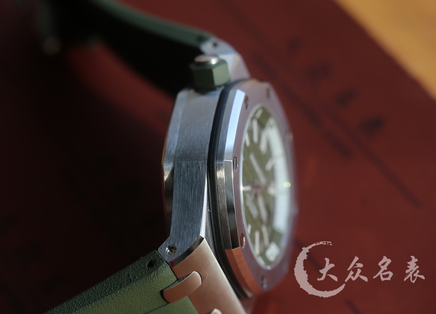 APS廠愛彼皇家橡樹離岸型系列15710ST.OO.A052CA.01復刻表銷售（42mm） 第9张