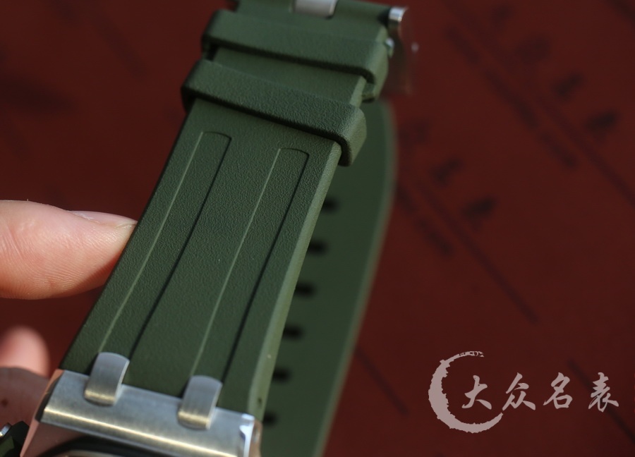 APS廠愛彼皇家橡樹離岸型系列15710ST.OO.A052CA.01復刻表銷售（42mm） 第13张