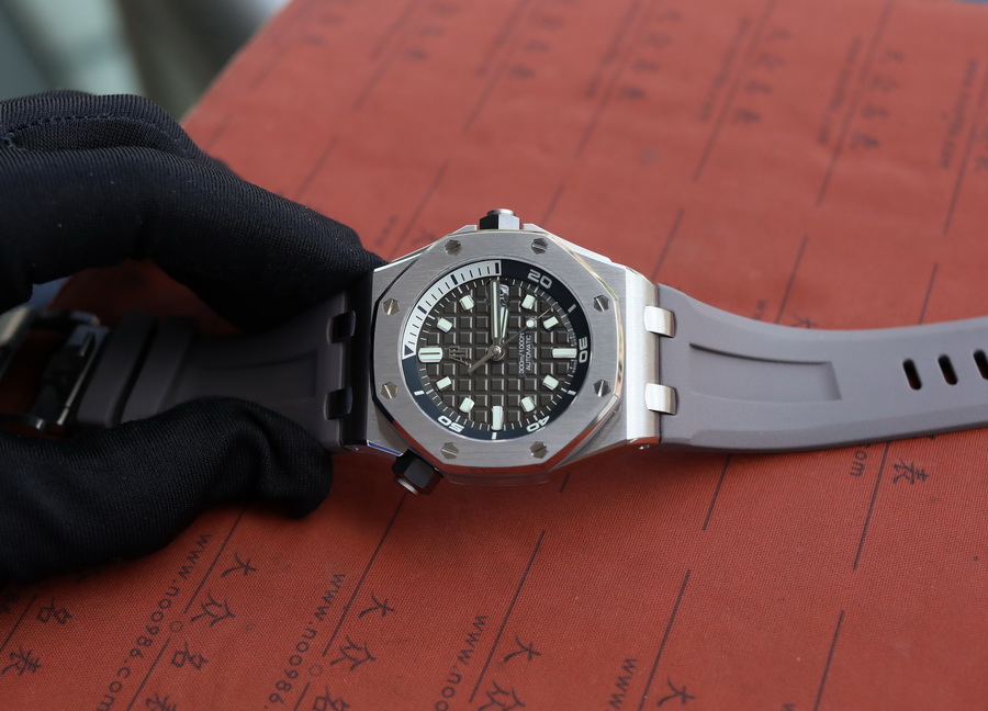 APS廠AP皇家橡樹離岸型系列15720ST.OO.A009CA.01復刻表（42mm） 第3张