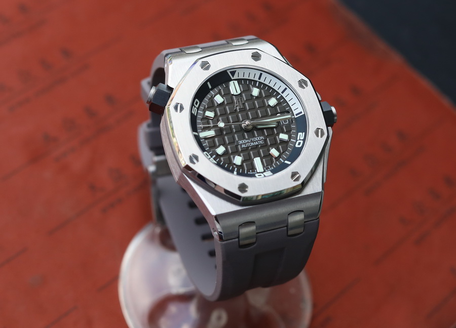 APS廠AP皇家橡樹離岸型系列15720ST.OO.A009CA.01復刻表（42mm） 第1张