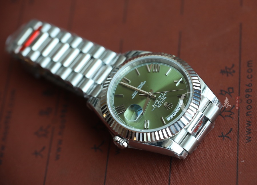 勞力士星期日歷型228236-0008復刻表配重版（40mm） 第7张
