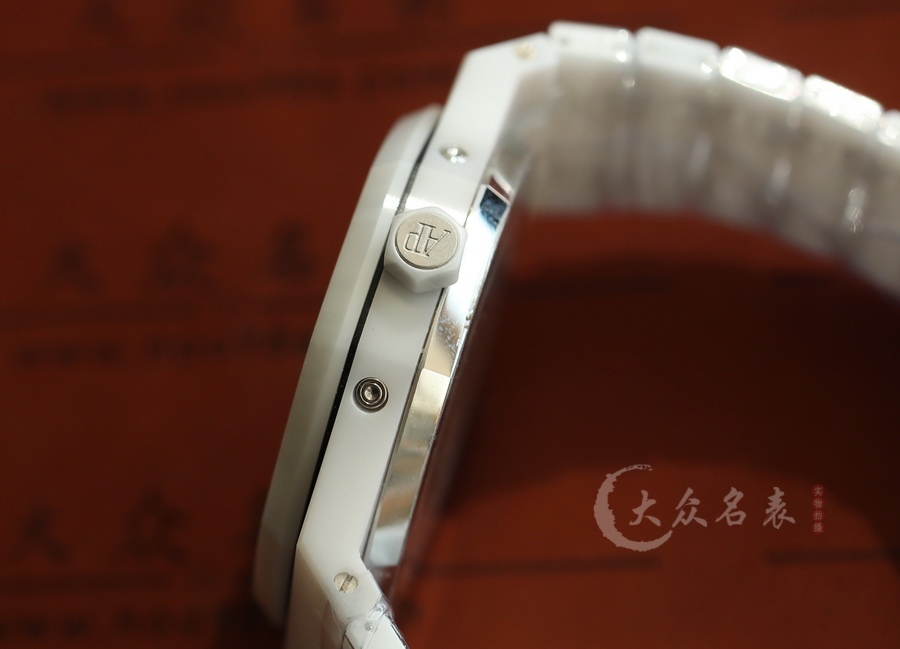 APS廠愛彼皇家橡樹系列26579白陶瓷月相復刻表銷售（41mm） 第11张