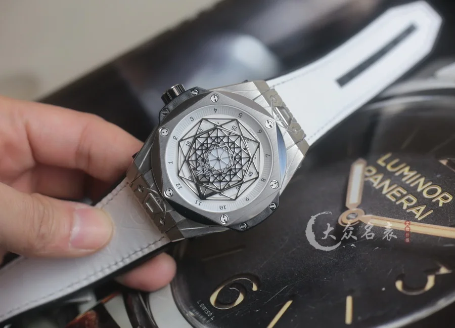 宇舶表BIG BANG系列刺青复刻表(45mm) 第3张