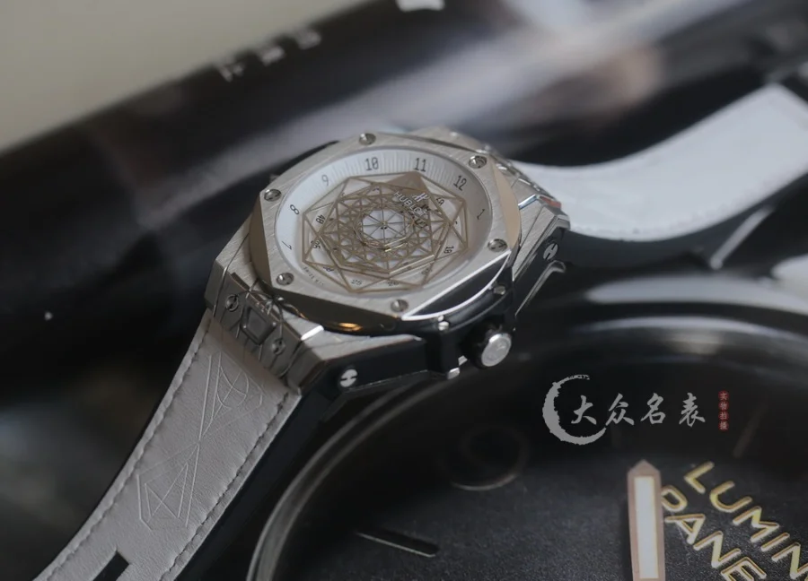 宇舶表BIG BANG系列刺青复刻表(45mm) 第4张