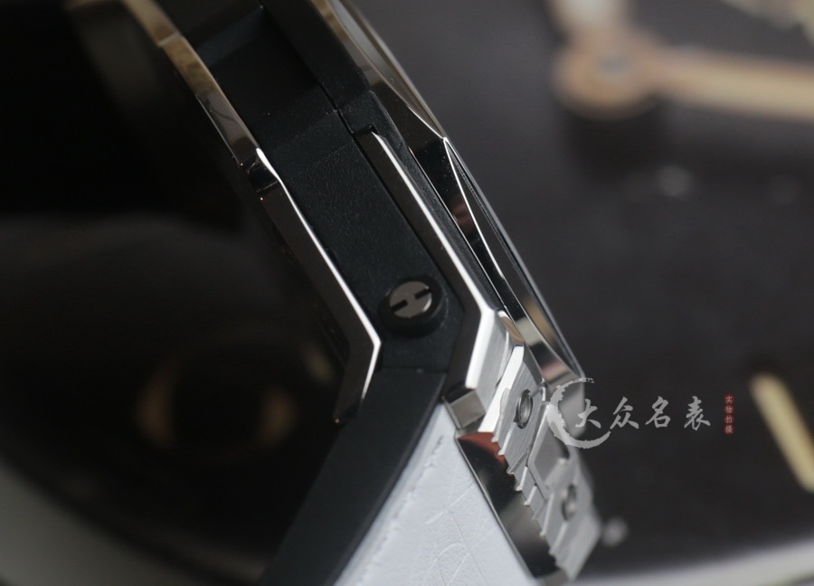 宇舶表BIG BANG系列刺青复刻表（45mm） 第9张