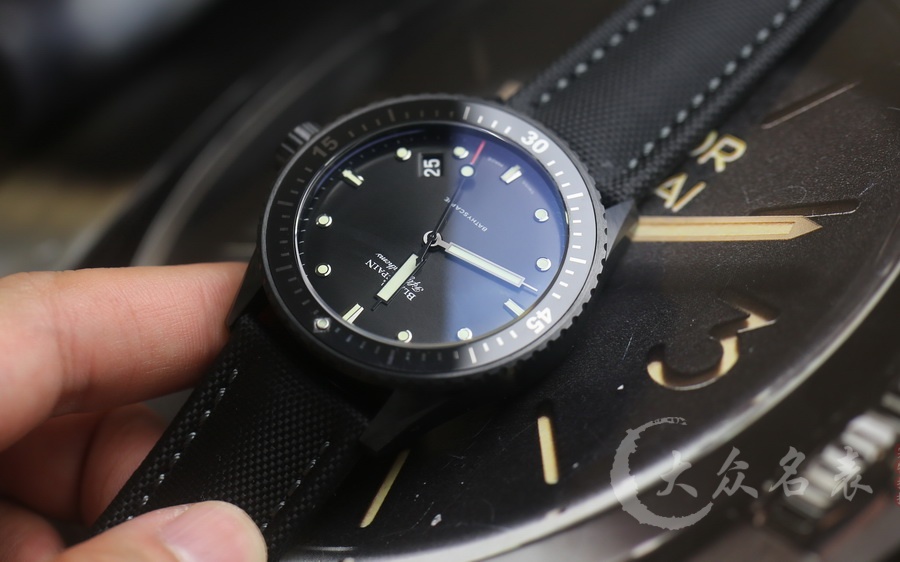 寶珀五十噚系列5000-0130-B52A全陶瓷手表銷售（43 mm） 第11张