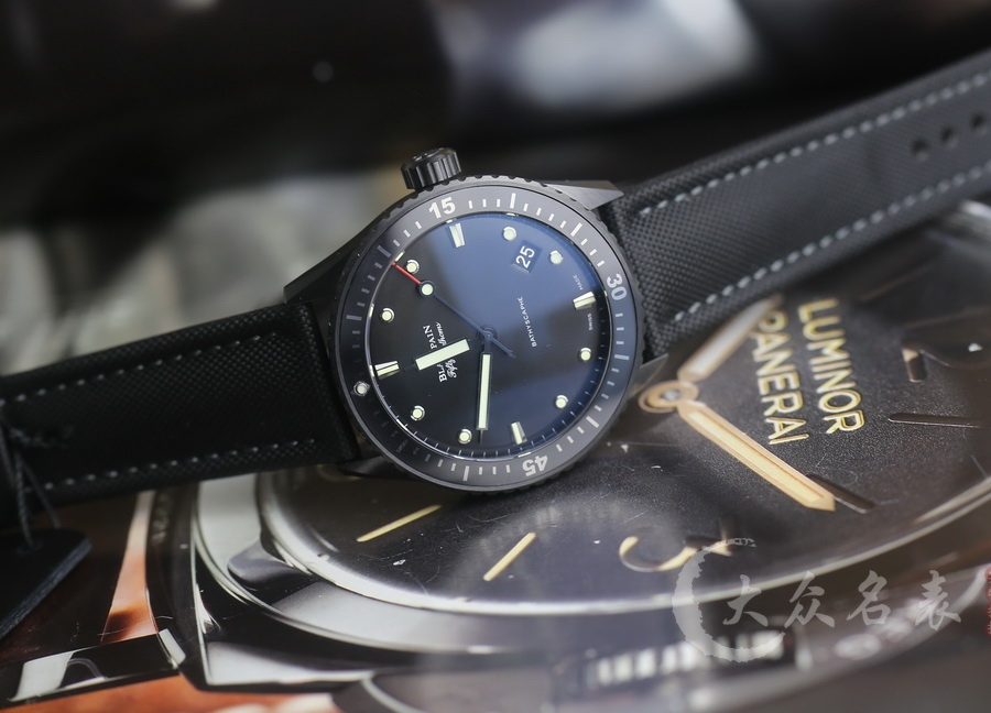 寶珀五十噚系列5000-0130-B52A全陶瓷手表銷售（43 mm） 第4张