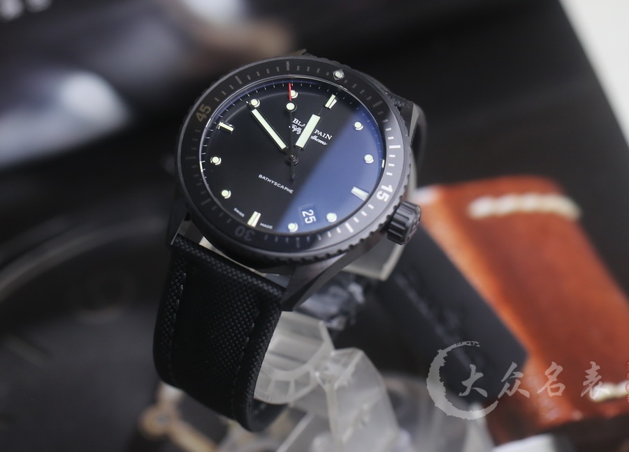 寶珀五十噚系列5000-0130-B52A全陶瓷手表銷售（43 mm） 第1张