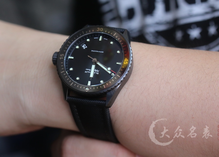 寶珀五十噚系列5000-0130-B52A全陶瓷手表銷售（43 mm） 第2张