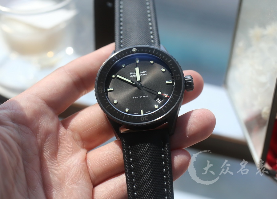 寶珀五十噚系列5000-0130-B52A全陶瓷手表銷售（43 mm） 第5张