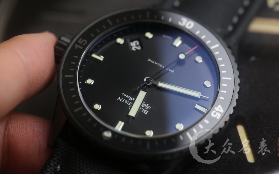 寶珀五十噚系列5000-0130-B52A全陶瓷手表銷售（43 mm） 第9张
