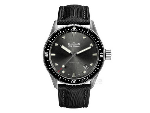 ZF廠寶珀五十噚系列5000-1110-B52A腕表(43mm) ZF廠寶珀五十噚系列5000-1110-B52A腕表(43mm)