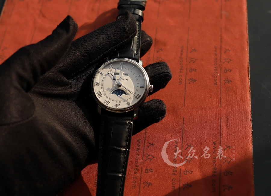APS廠寶珀經典系列6654A-1127-55B腕表（40mm） 第2张