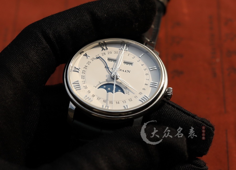 APS廠寶珀經典系列6654A-1127-55B腕表（40mm） 第3张