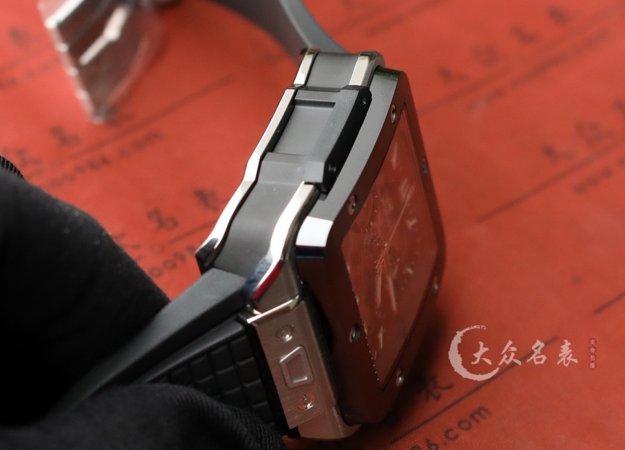 宇舶SQUARE BANG UNICO系列方形復刻表（42mm） 第11张
