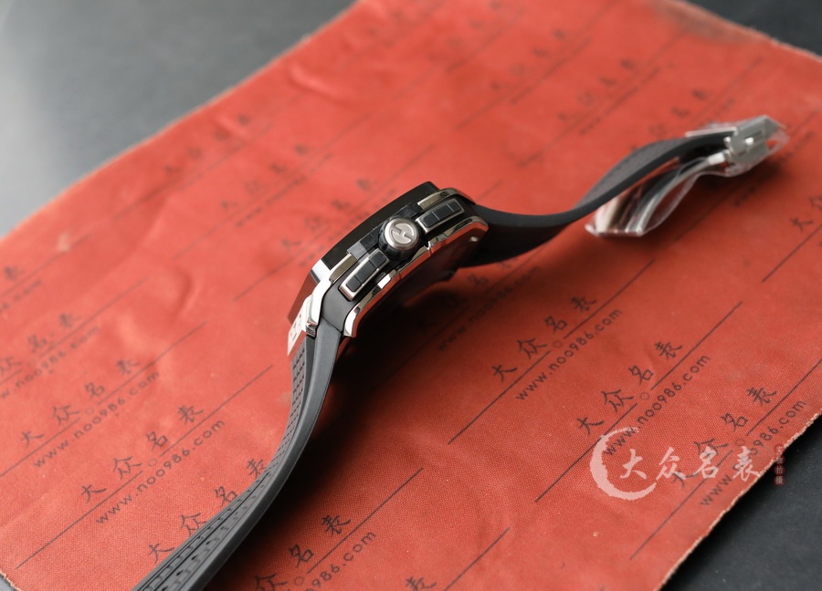 宇舶SQUARE BANG UNICO系列方形復刻表（42mm） 第12张