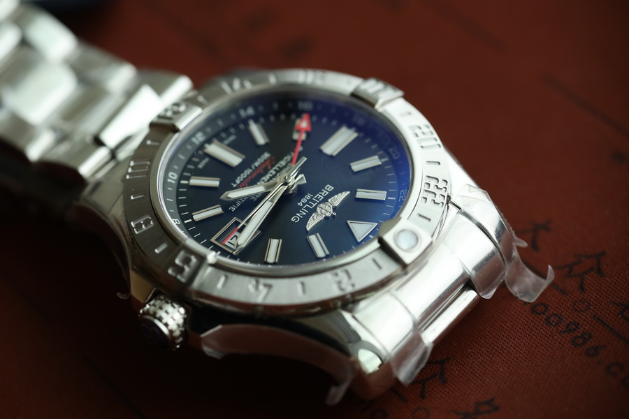 百年靈復仇者系列A17331101B1A1復刻表（45mm） 第6张