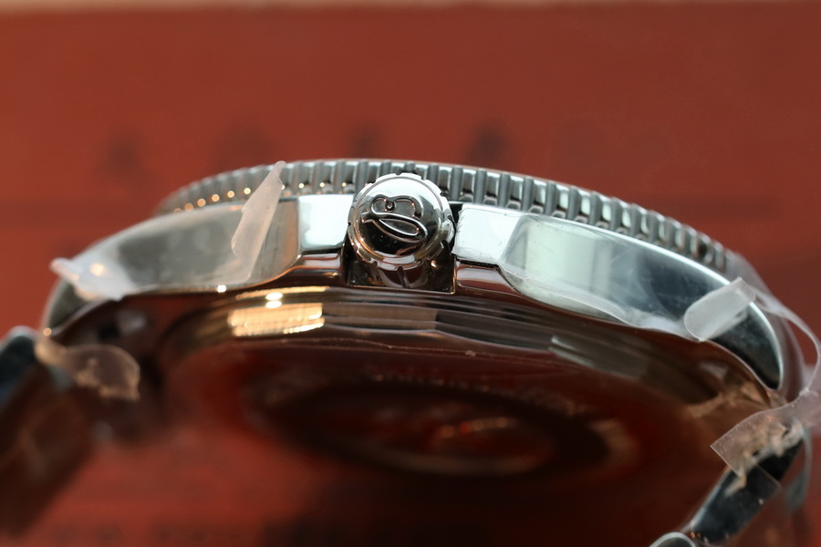 頂級復刻百年靈超級海洋系列A17392D71B1A1腕表（44mm） 第9张