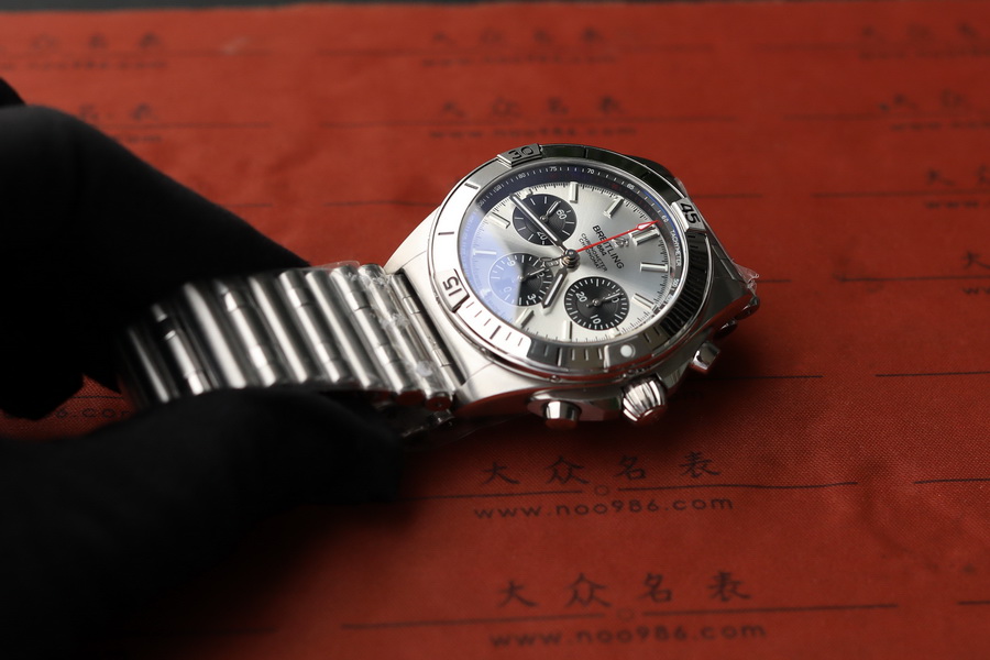 百年靈機械計時系列AB0134101G1A1復刻表銀面（42mm） 第3张