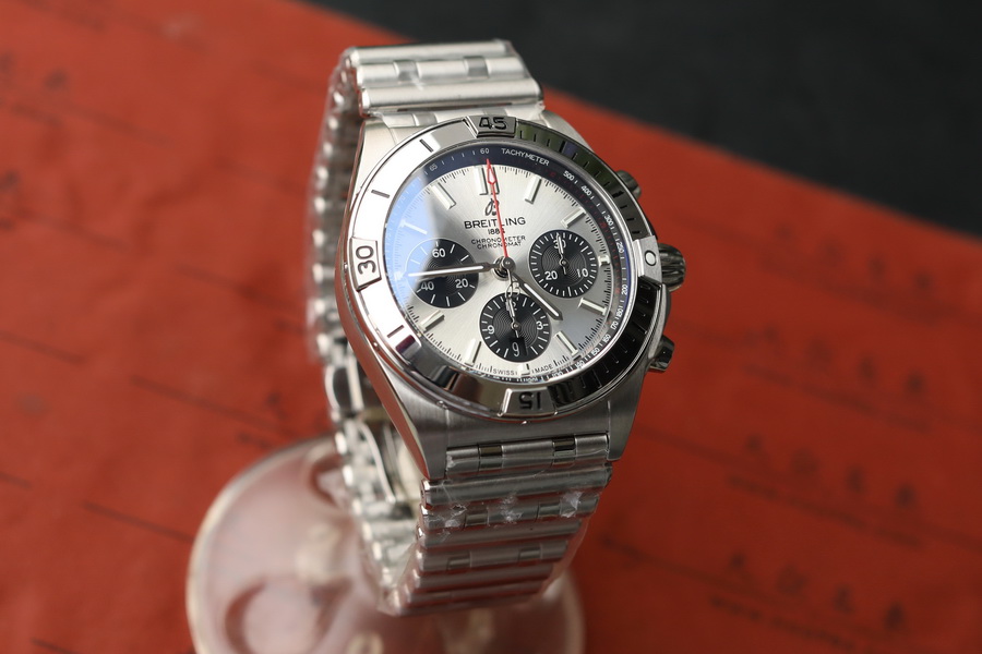 百年靈機械計時系列AB0134101G1A1復刻表銀面（42mm） 第1张