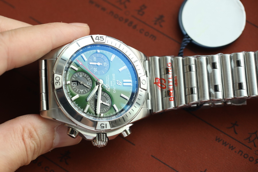 百年靈機械計時系列AB01343A1L1A1復刻表賓利綠（42mm） 第8张