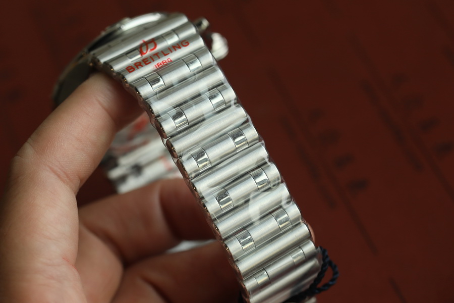 百年靈機械計時系列AB01343A1L1A1復刻表賓利綠（42mm） 第15张
