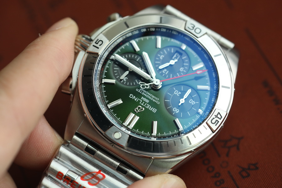 百年靈機械計時系列AB01343A1L1A1復刻表賓利綠（42mm） 第6张