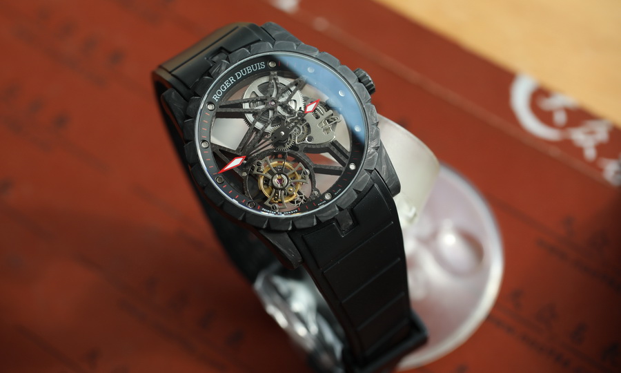BBR廠羅傑杜彼王者系列DBEX0577碳纖維腕表（42mm） 第1张
