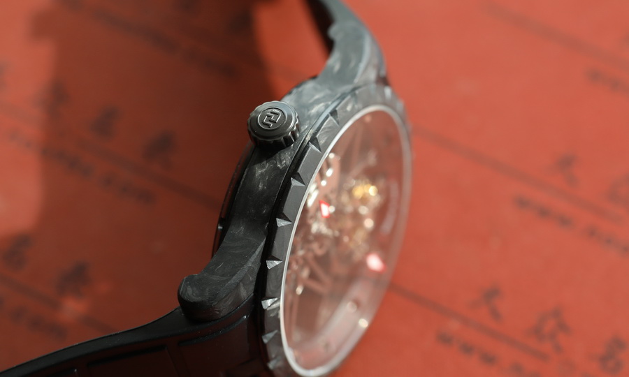 BBR廠羅傑杜彼王者系列DBEX0577碳纖維腕表（42mm） 第7张