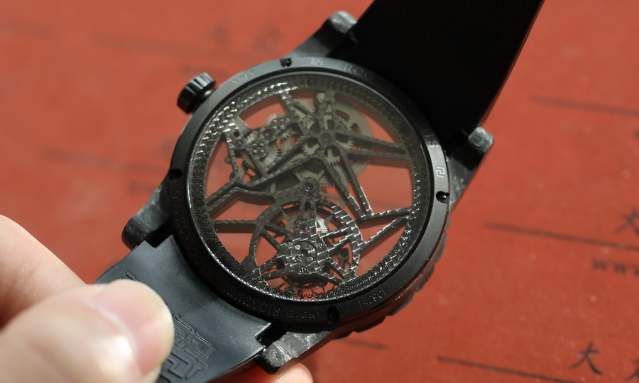 BBR廠羅傑杜彼王者系列DBEX0577碳纖維腕表（42mm） 第9张