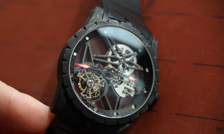 BBR廠羅傑杜彼王者系列DBEX0577碳纖維腕表（42mm） 第3张