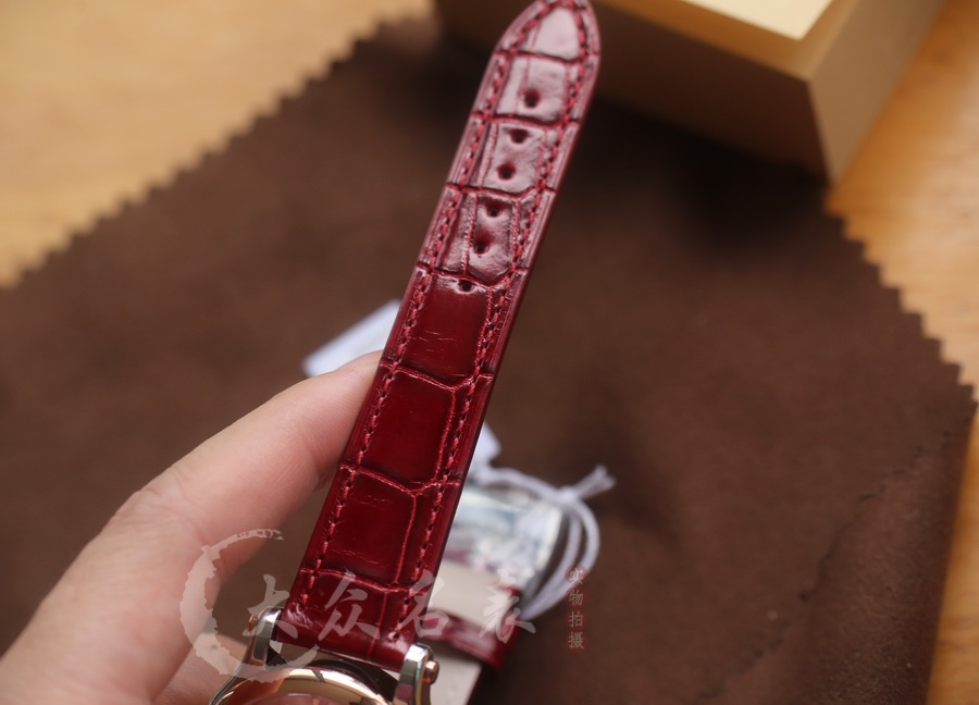 蕭邦HAPPY DIAMONDS系列Happy Sport 粉貝母-36mm 復刻表銷售 第8张