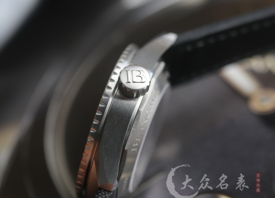 ZF廠寶珀五十噚系列5000-1110-B52A腕表(43mm) 第12张