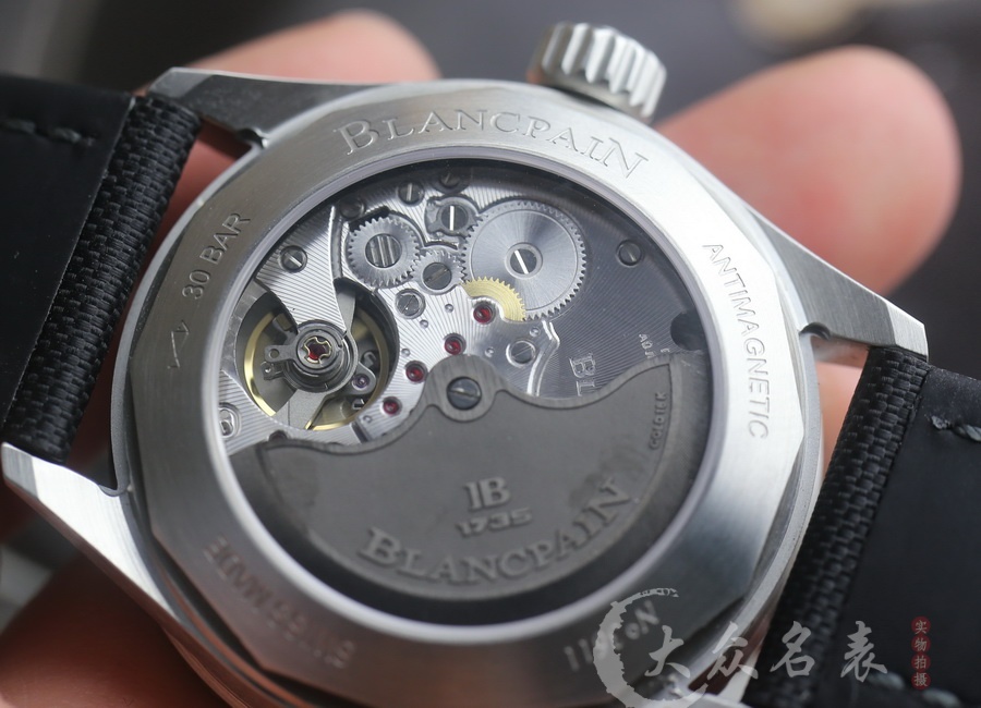 ZF廠寶珀五十噚系列5000-1110-B52A腕表(43mm) 第10张
