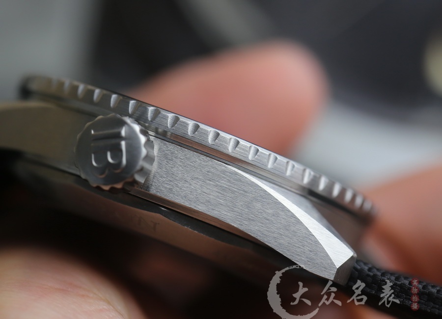 ZF廠寶珀五十噚系列5000-1110-B52A腕表(43mm) 第11张