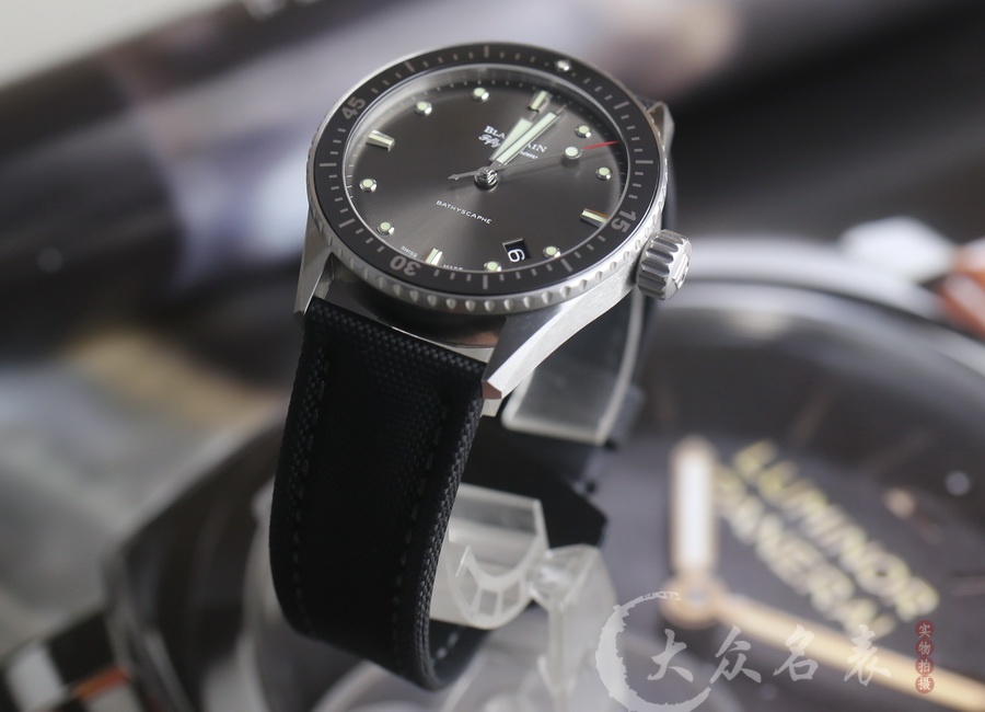ZF廠寶珀五十噚系列5000-1110-B52A腕表(43mm) 第2张