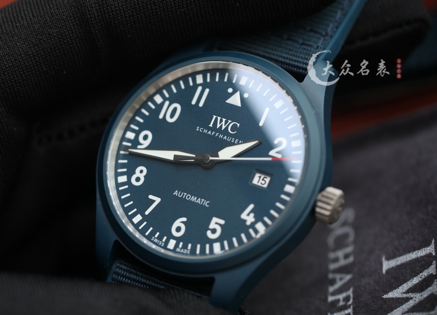 IWC萬國飛行員IW328101藍陶瓷復刻表（41mm） 第4张