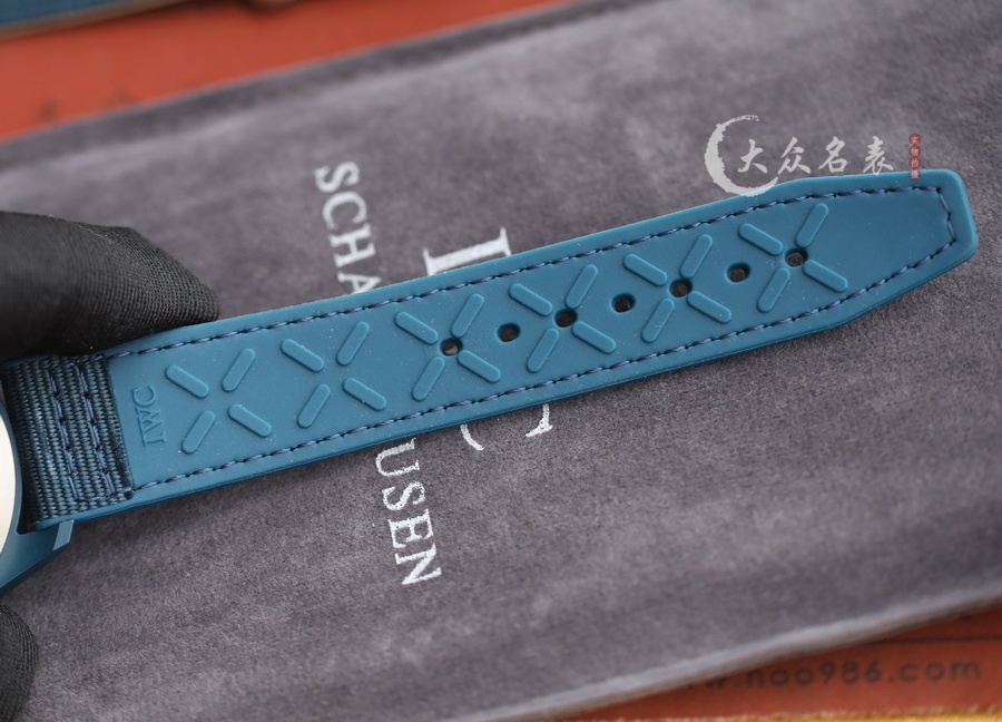 IWC萬國飛行員IW328101藍陶瓷復刻表（41mm） 第9张