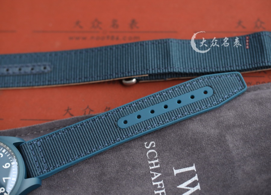 IWC萬國飛行員IW328101藍陶瓷復刻表（41mm） 第10张