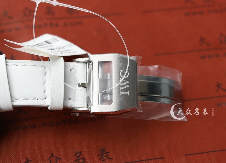 IWC萬國表飛行員系列IW389105腕表「太浩湖」特別版44.5mm 第9张